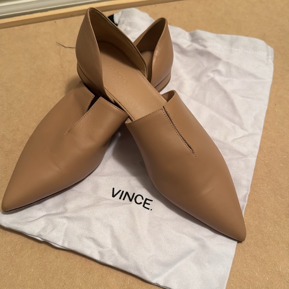 BRAND NEW Vince Darlington Nude Leather Pointed Toe Flats - Picture 3 of 7